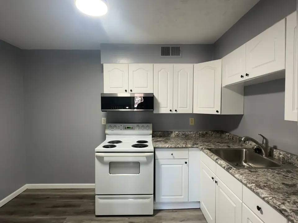1600 S 6th St #2