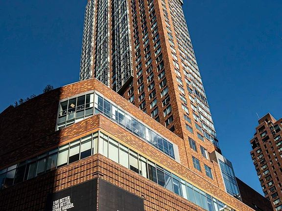 5th image of 101 W 67th St APT 51B