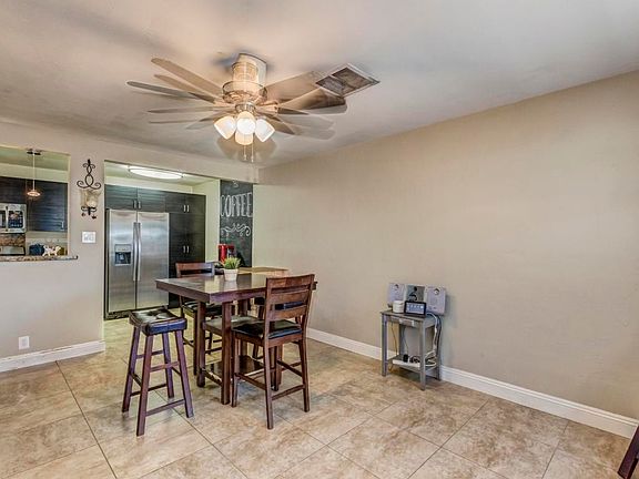 5th image of 912 E El Caminito Dr