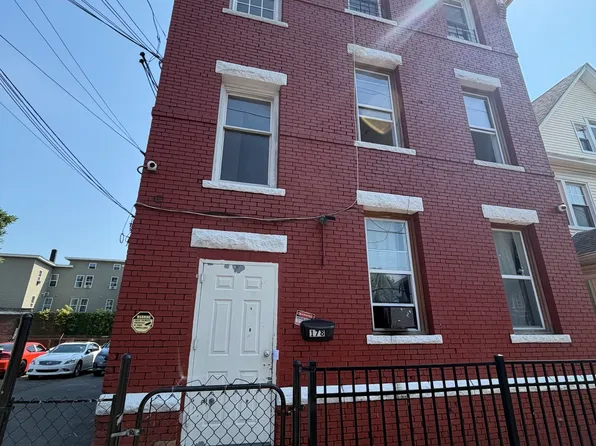 178 Clarence St APT 2, Bridgeport, CT 06608