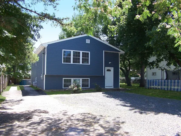 120 Offaly St, Amityville, NY 11701