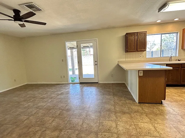 9002 W Malapai Dr — Photo 7