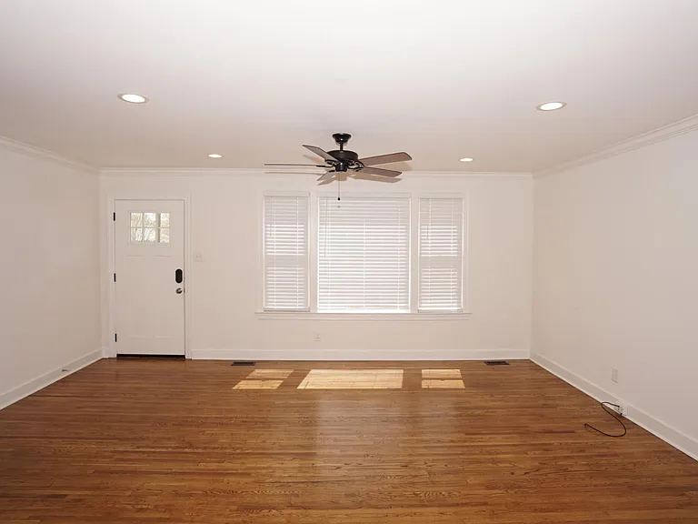 315 James Ave — Photo 11