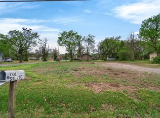 701 N State St, Wagoner, OK 74467