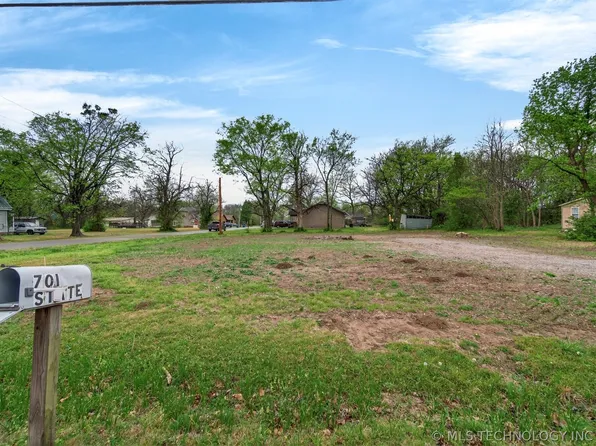 701 N State St, Wagoner, OK 74467
