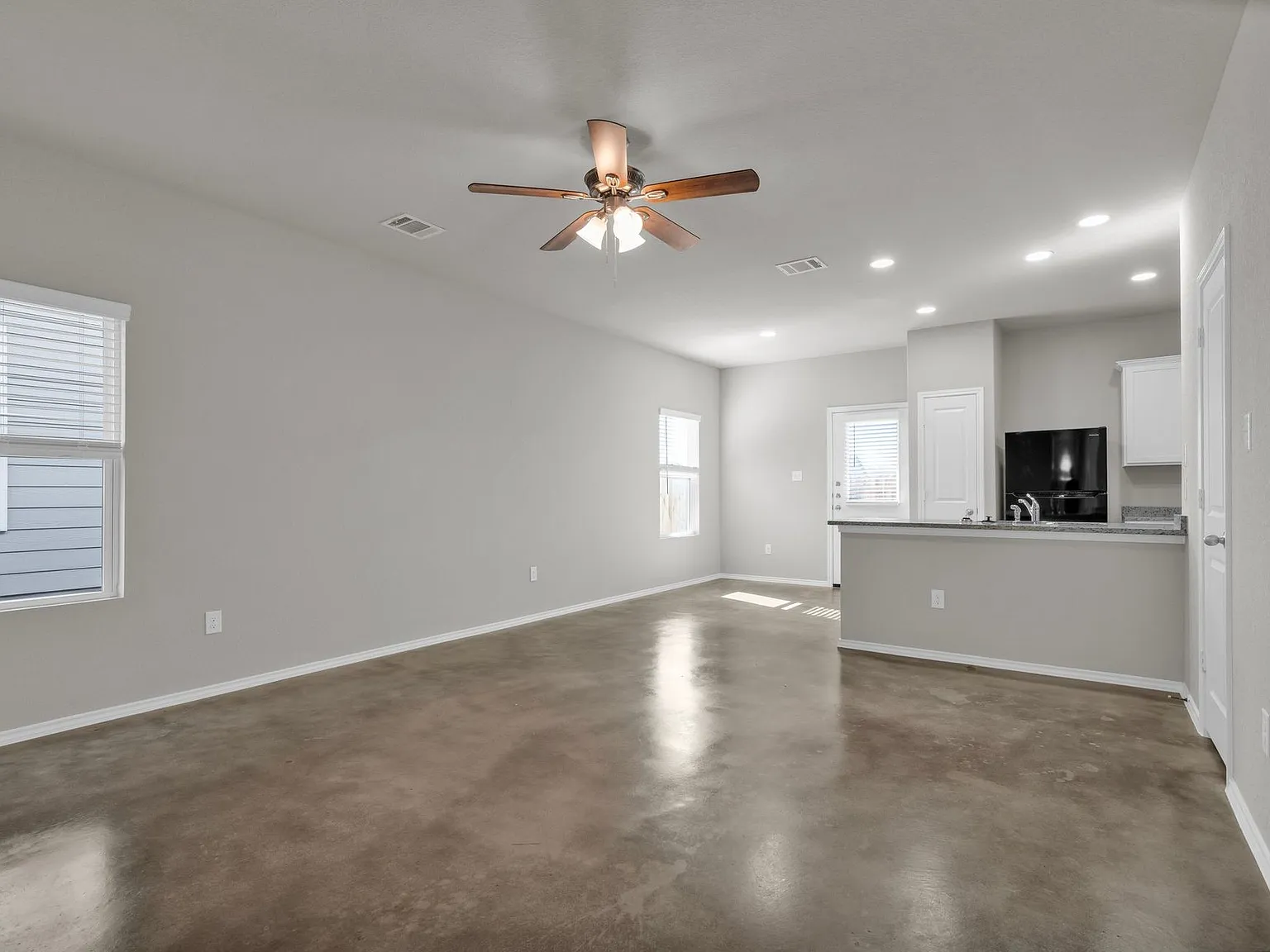 9934 Hazy Bend — Photo 3