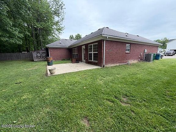 3rd image of 157 Shady Glen Cir