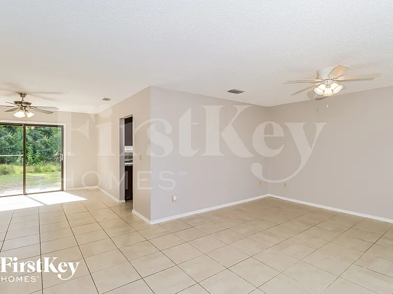814 Yacolt Rd SE — Photo 3