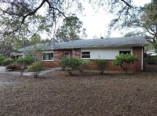 2 Azalea Dr, Mary Esther, FL 32569