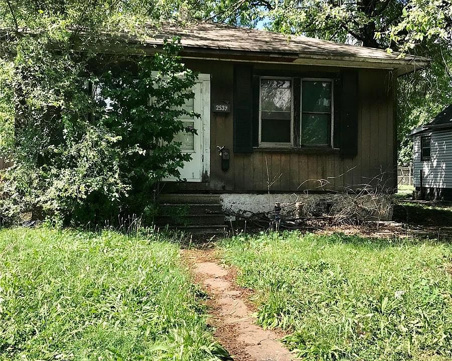 1st image of 2537 Lincoln Ave
