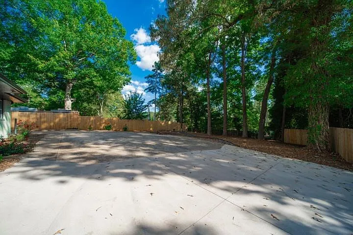 3154 N Druid Hills Rd — Photo 99
