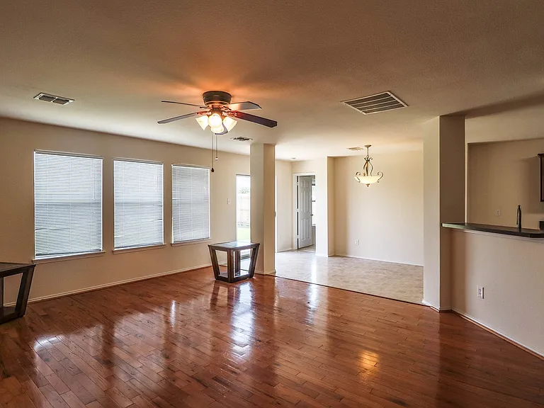 4313 Silverwood Trl — Photo 7