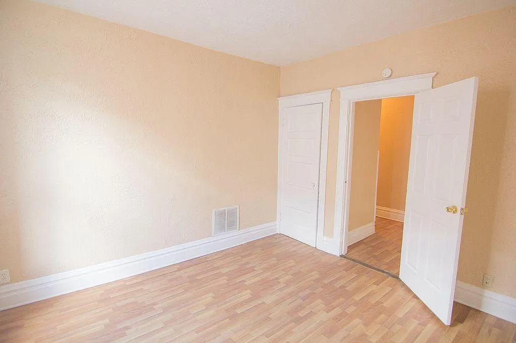 2 bed, 1100 sqft, $900 — Photo 4