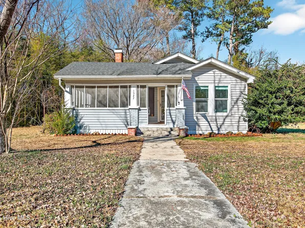 1527 Riggs Road, Maysville, NC 28555