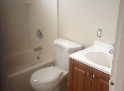 2nd image of 706 Southwood Dr
