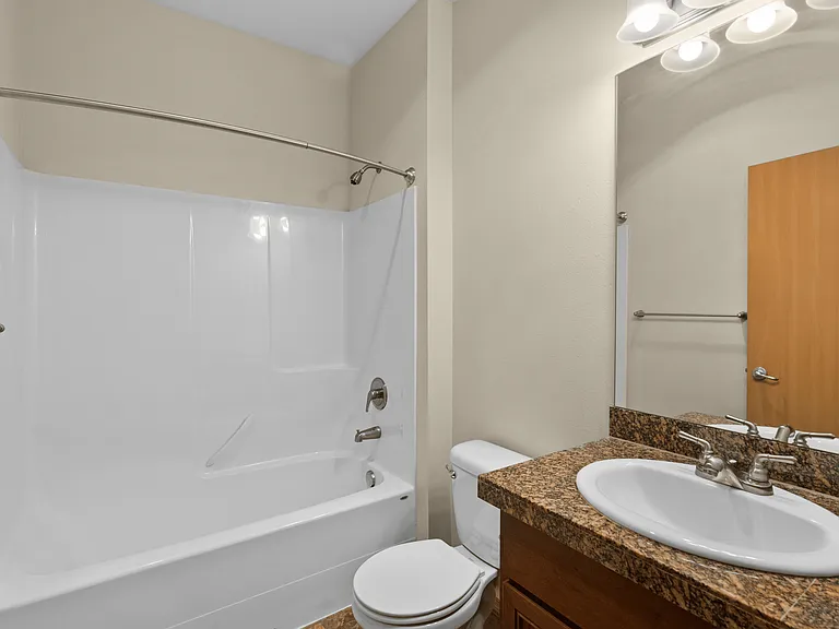 2 Bed 2 Bath Deluxe w/ Garage - 1174 Sq Ft 2 Bed 2 Bath Deluxe w/ Garage - 1174 Sq Ft