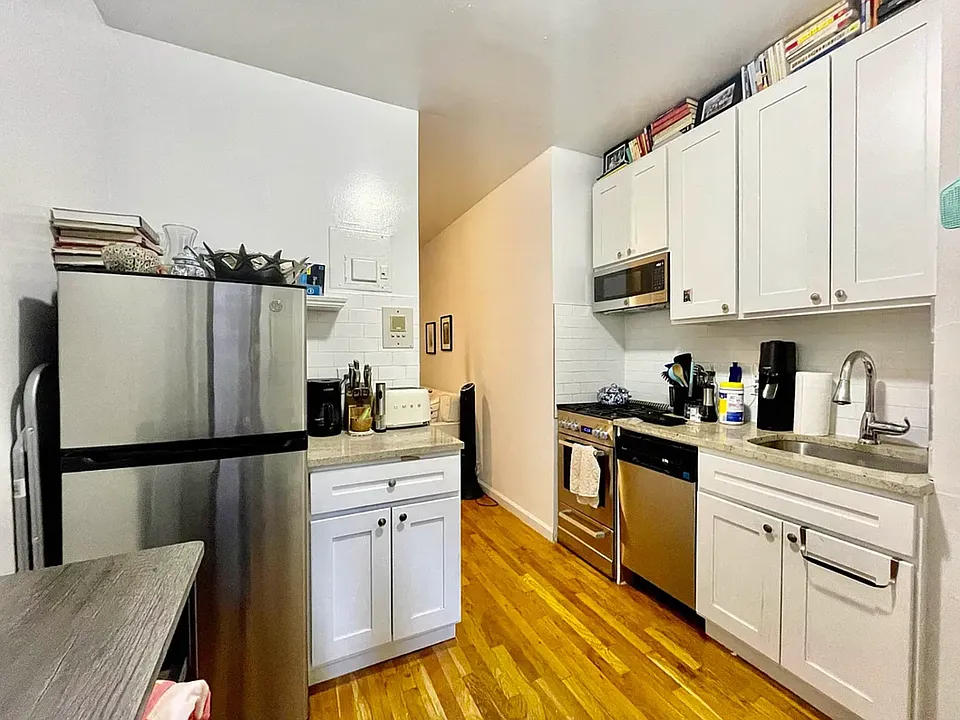 238 E 89th St #3-B