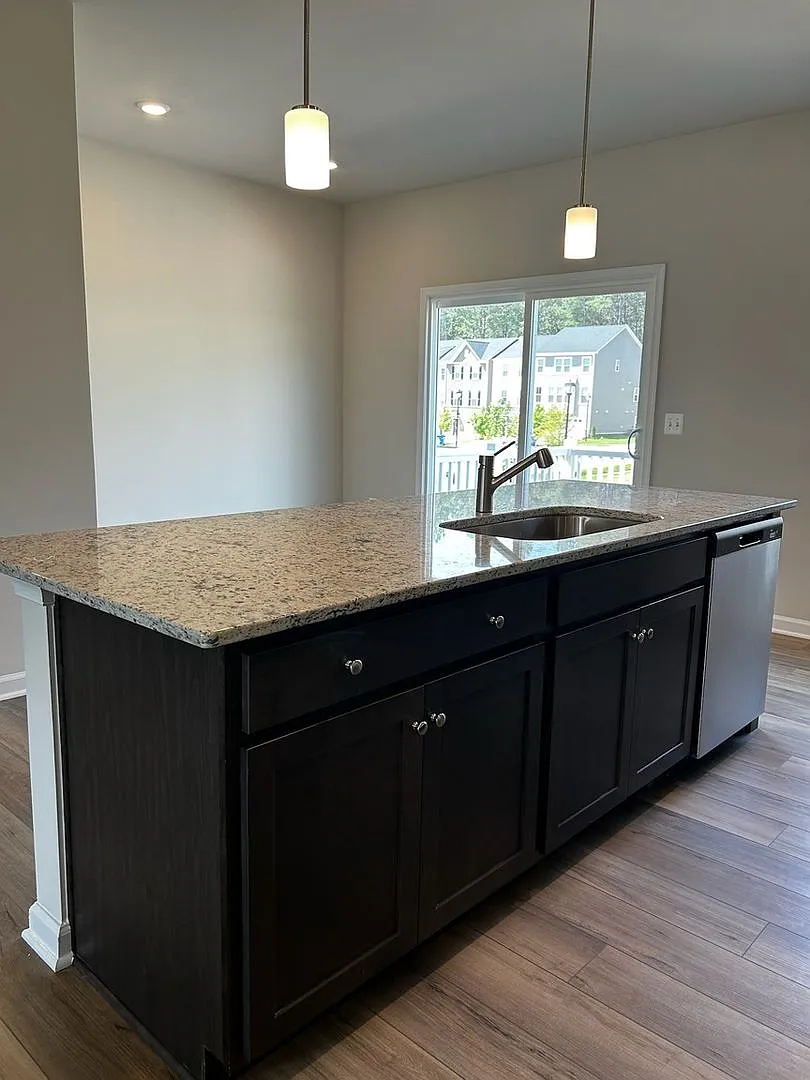 Charming 3BR House in Chesterfield — Photo 3