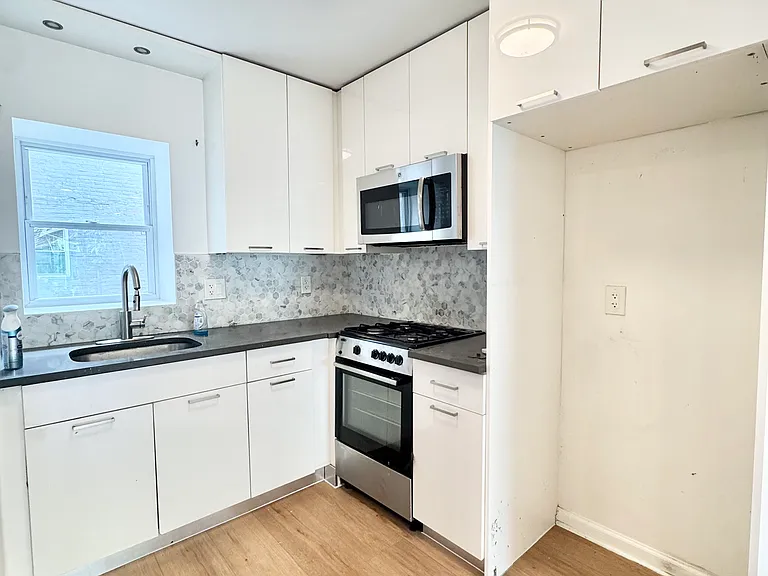 2015 Homecrest Ave #2B — Photo 2