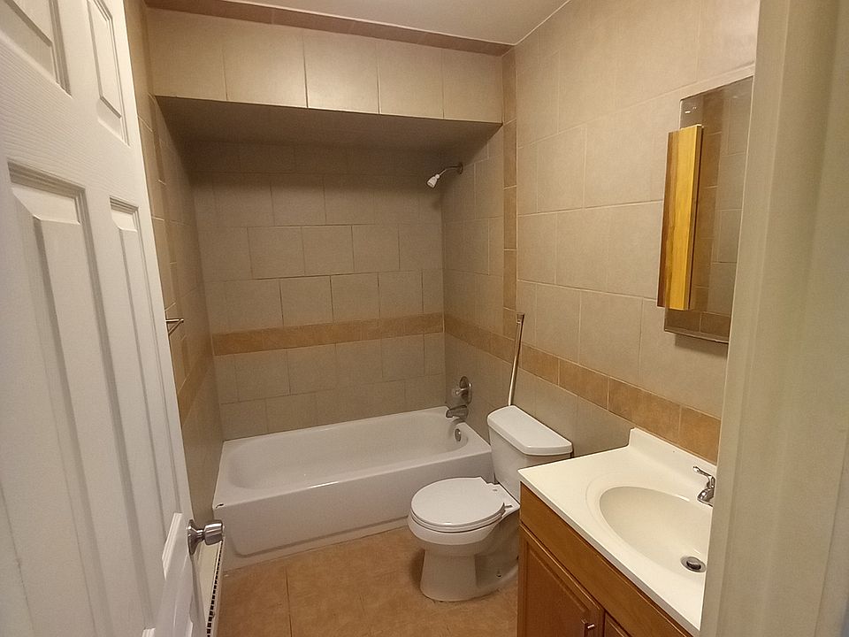 DYLAN'S MAPLEWOOD APARTMENTS LLC 8 815 East Rd Holly MI Zillow