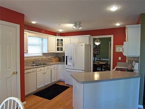 3rd image of 4313 Meadowbend Way