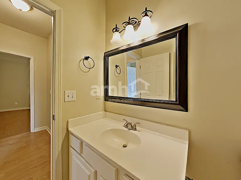960 Fountain Glen Dr — Photo 9