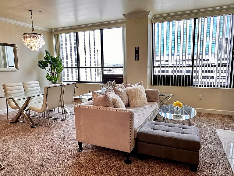 450 N Arlington Ave #1403 — Photo 1