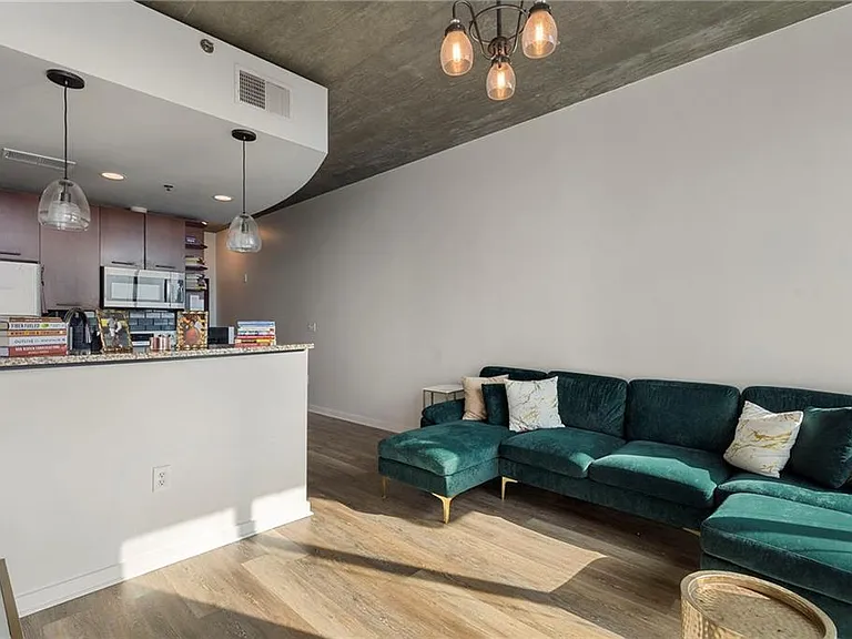 3324 Peachtree Rd NE #2208 — Photo 10