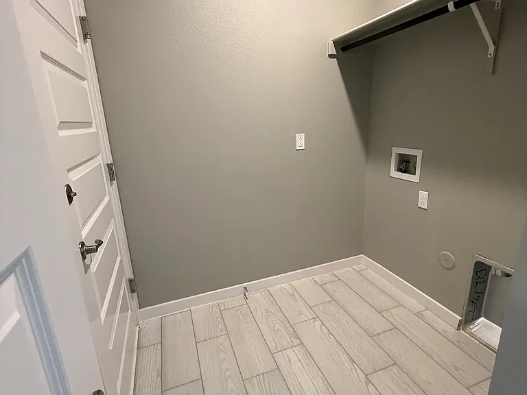 953 Keenland Ave — Photo 15