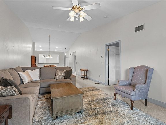 4th image of 61 Clipper Way Unit 61