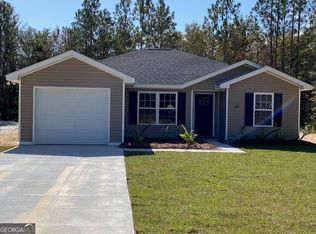 35 Cruz Rd, Jesup, GA 31545