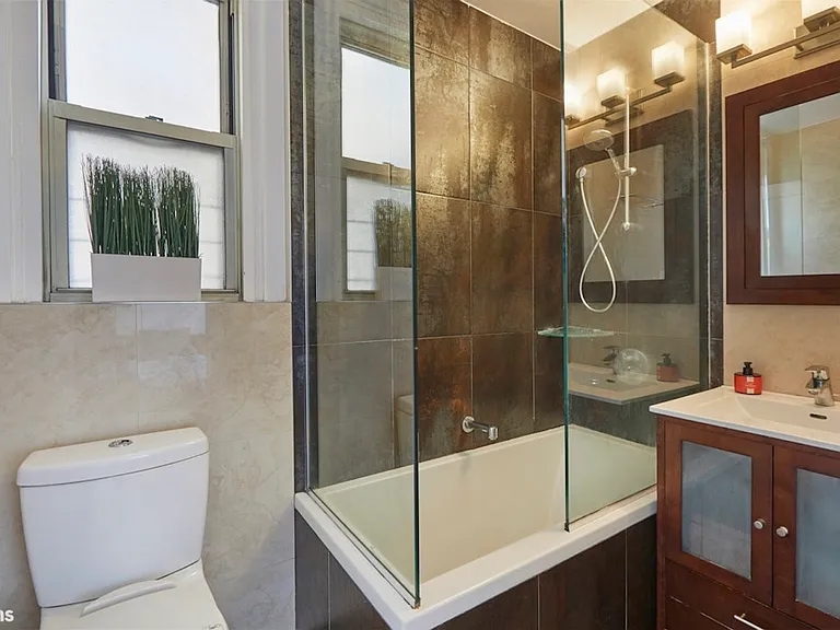 315 E 68th St #8H — Photo 8