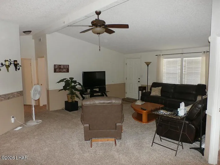 2560 James Dr — Photo 4