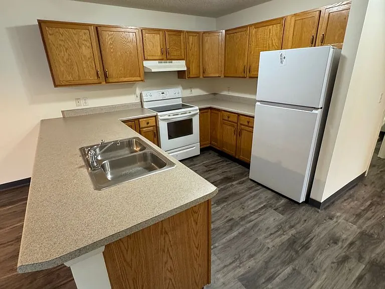 90 E Gridley Ave — Photo 82