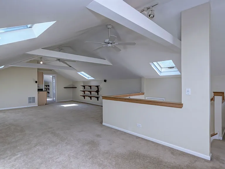 3748 N Clifton Ave — Photo 23