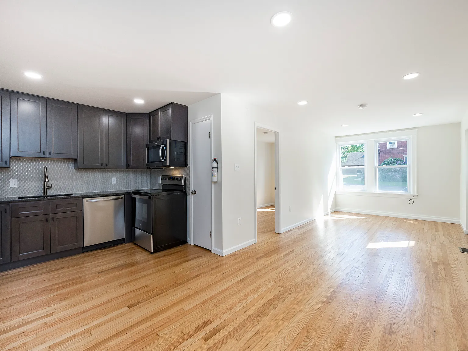 554 Main St — Photo 1