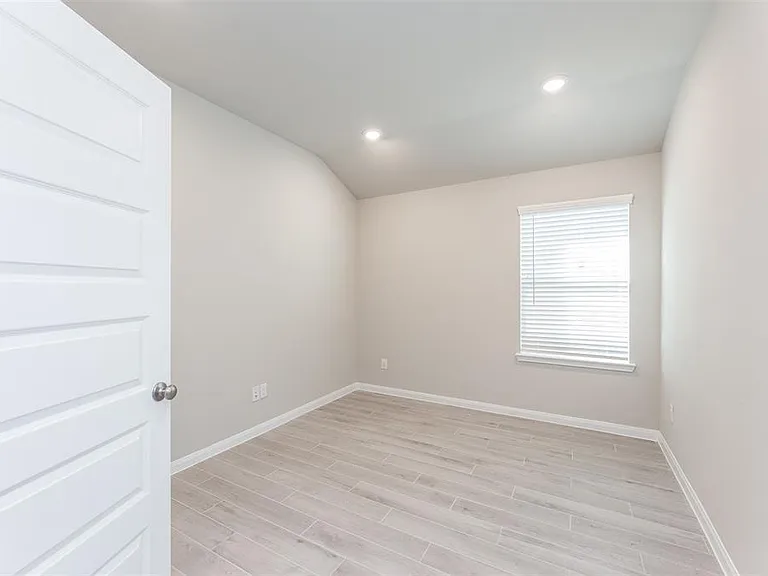 7214 Toluca Dr — Photo 6