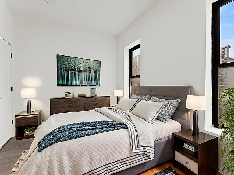 998 Amsterdam Ave #2C — Photo 4