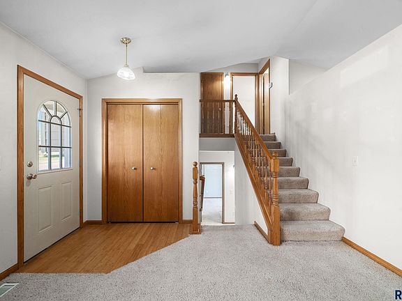 2nd image of 220 S Augusta Ave