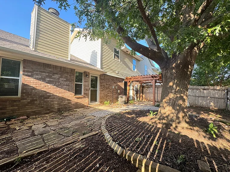 905 Rambling Oaks Dr — Photo 20