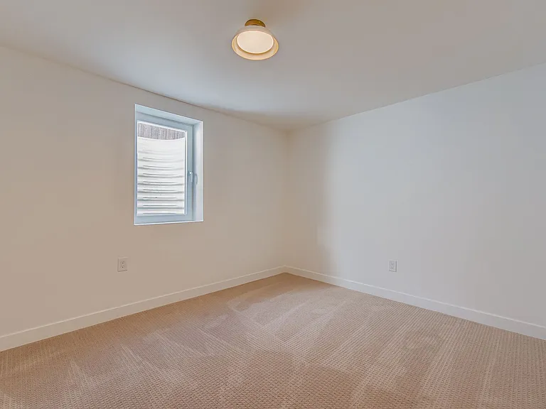 4264 W Radcliff Ave — Photo 27