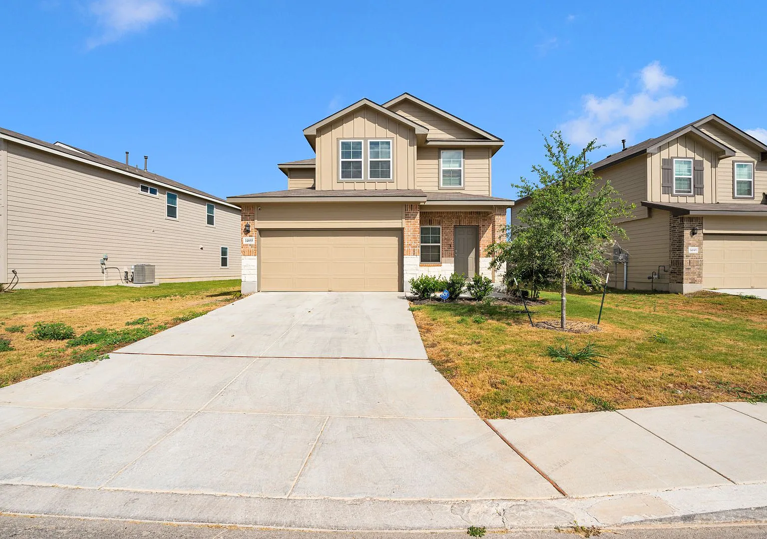 Spacious 4-Bedroom Beauty in Riverstone at Westpointe with Community Perks! — Photo 1