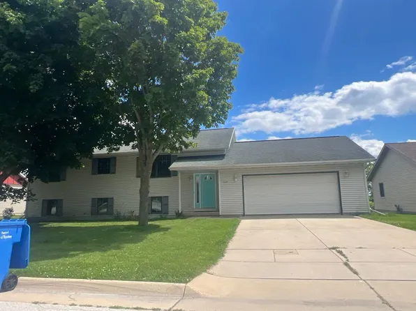 1629 Carlson Pl, Watertown, WI 53094