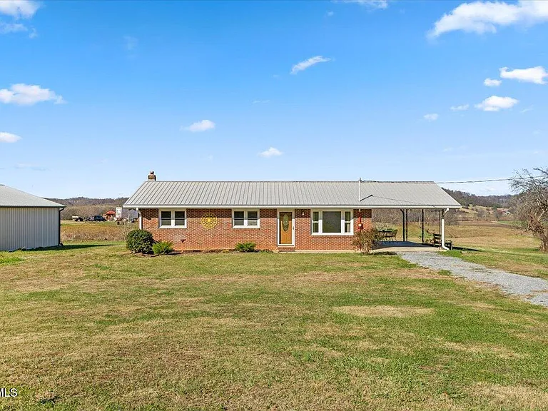 1122 Highway 107 — Photo 39