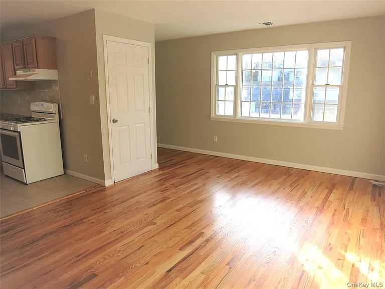 56 Linwood Rd N #2 — Photo 4