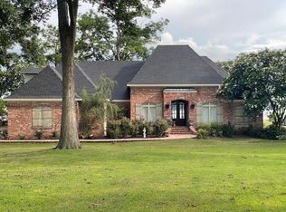 593 Lakehall Rd, Lake Village, AR 71653