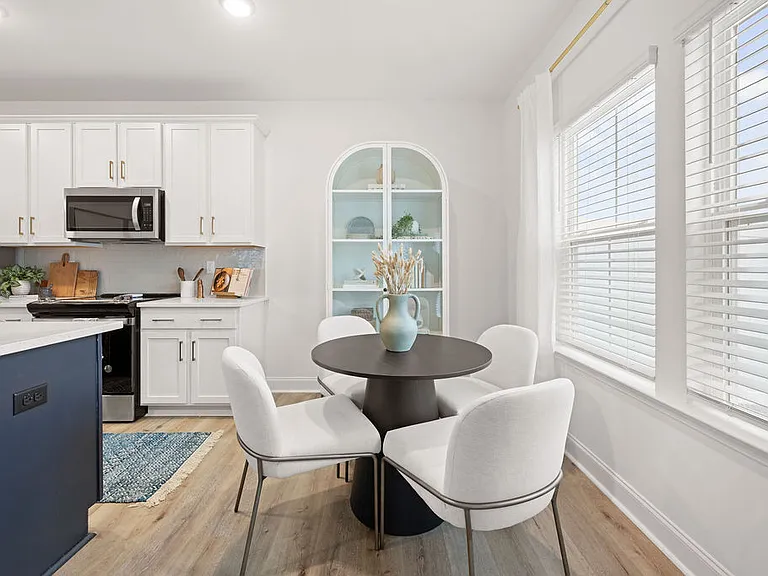 Oak Lake Townhomes — Photo 6