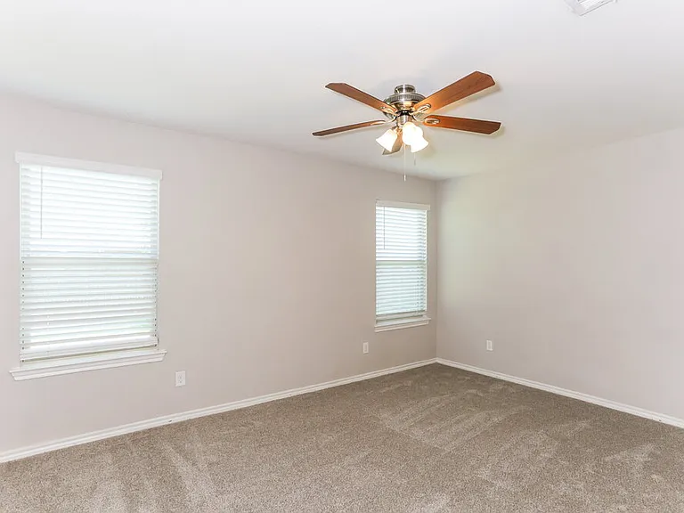 980 Alton Dr — Photo 10