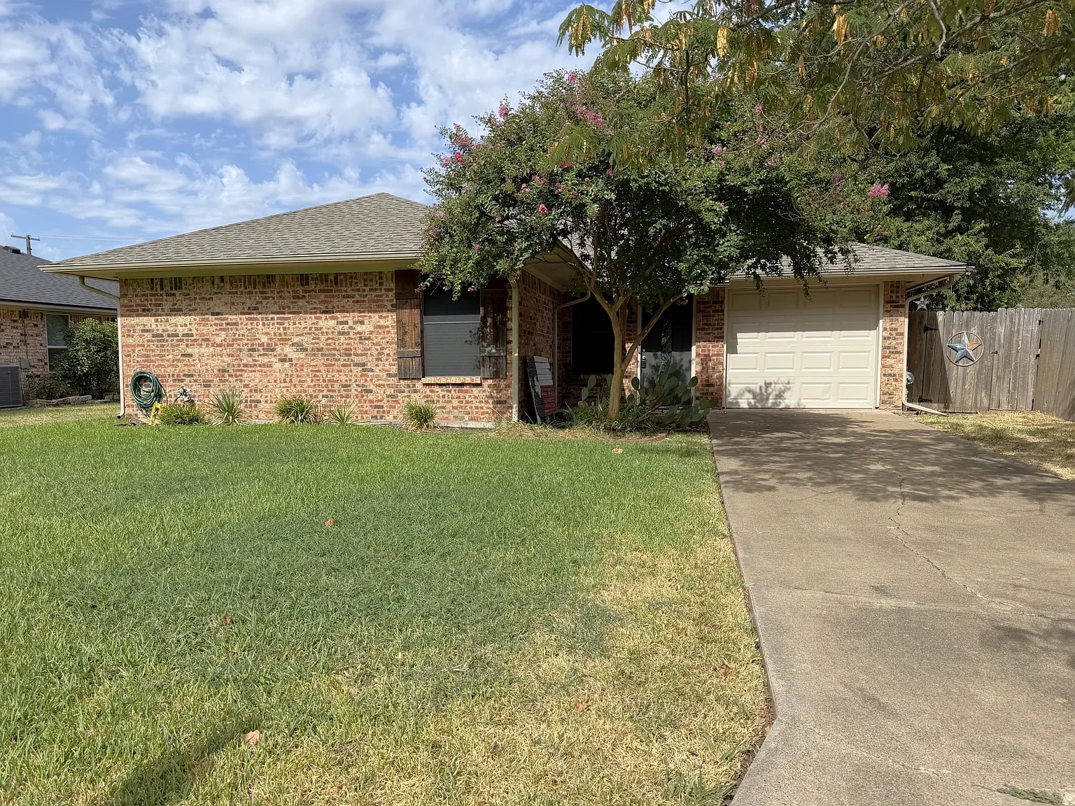 2 bed, 1077 sqft, $1,650 — Photo 1