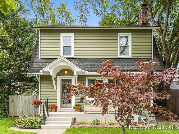 5th image of 1108 Fisk St SE